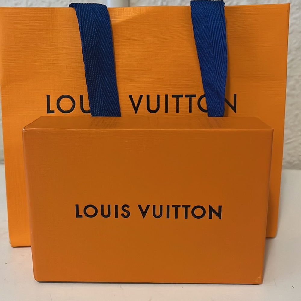 SELLING! brand new Louis Vuitton bracelet - Picture 2 of 4